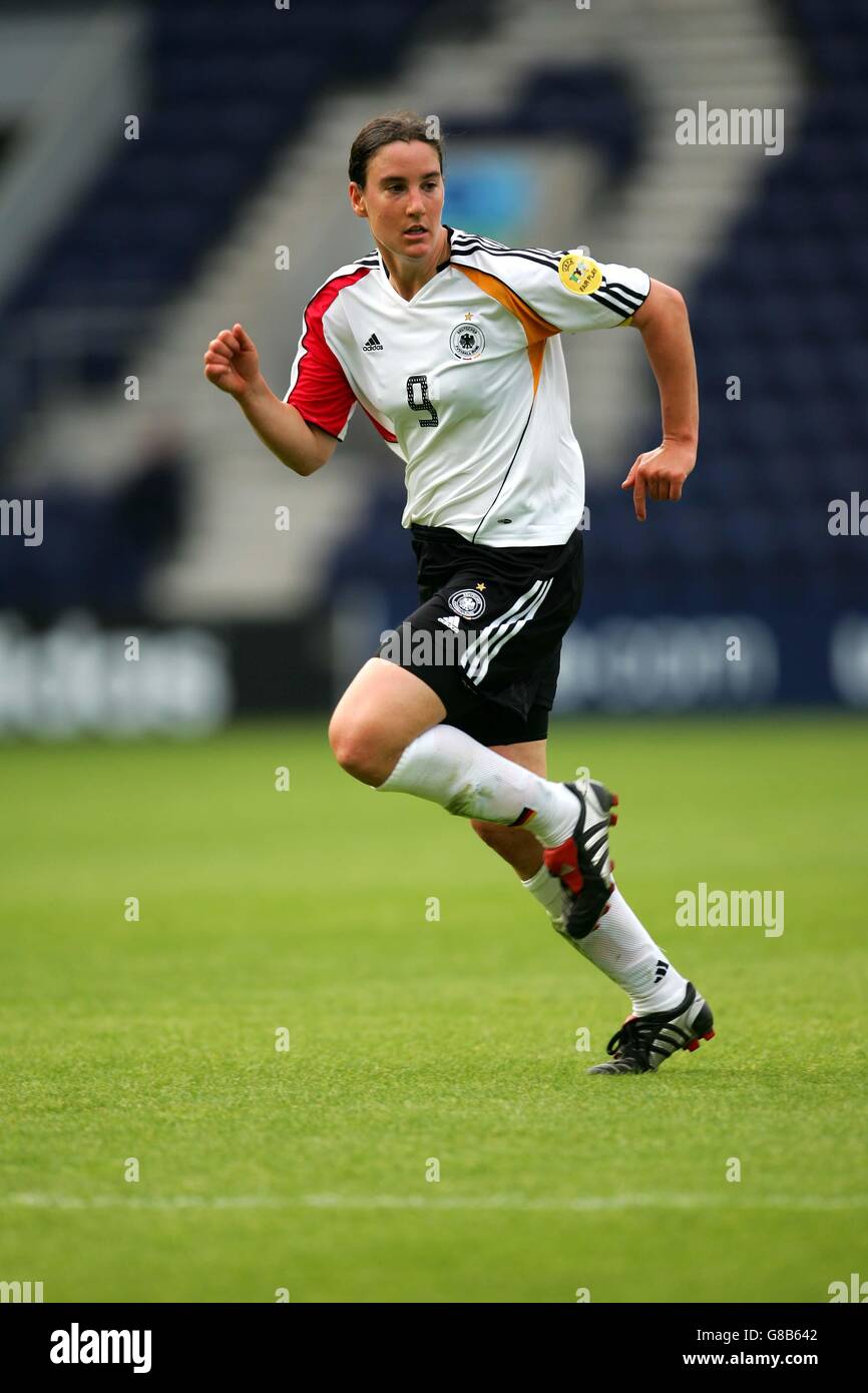 Football - UEFA European Women's Championship 2005 - Groupe B - Italie / Allemagne - Deepdale.Birgit Prinz, joueur mondial de l'année en Allemagne Banque D'Images