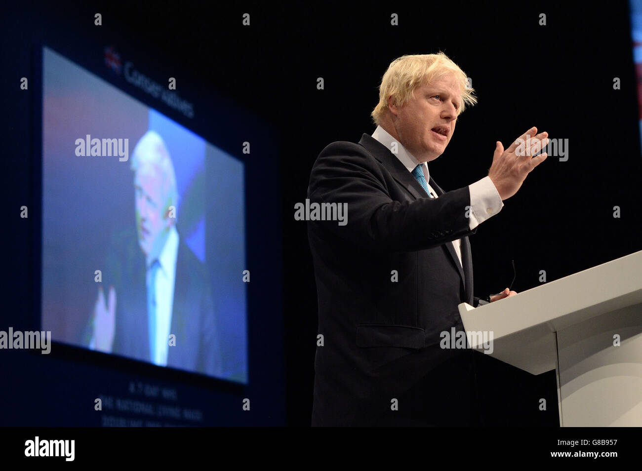 Boris Johnson, député d'Uxbridge, prononce son discours à la conférence du Parti conservateur à Manchester Central. Banque D'Images