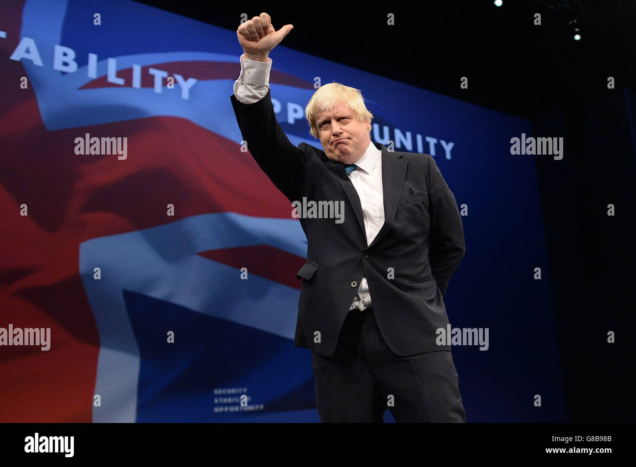 Boris Johnson, député d'Uxbridge, prononce son discours à la conférence du Parti conservateur à Manchester Central. Banque D'Images