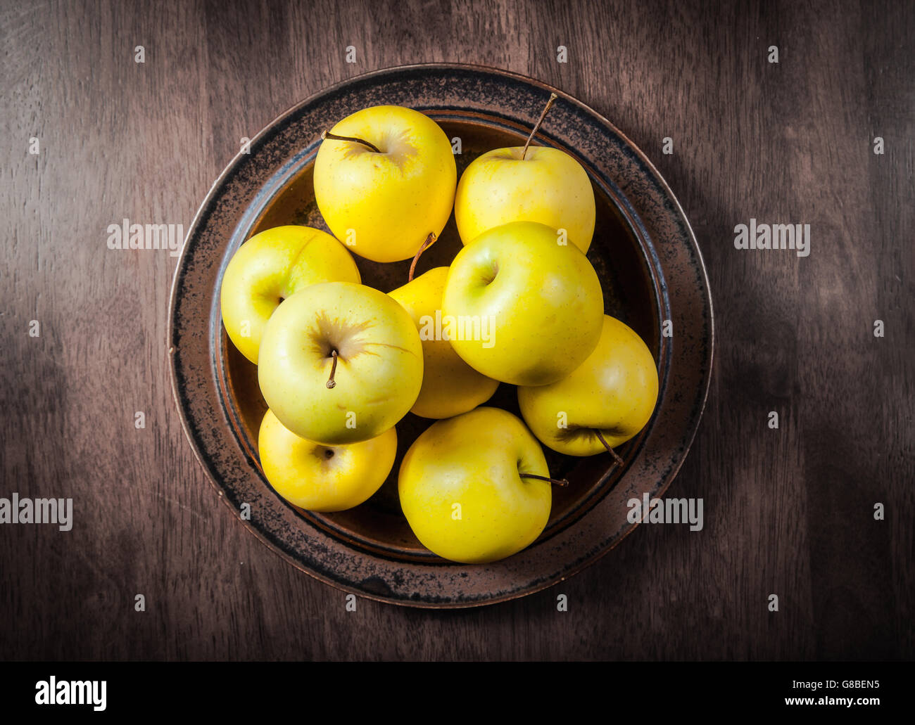 Pommes Golden Delicious biologiques crus Banque D'Images