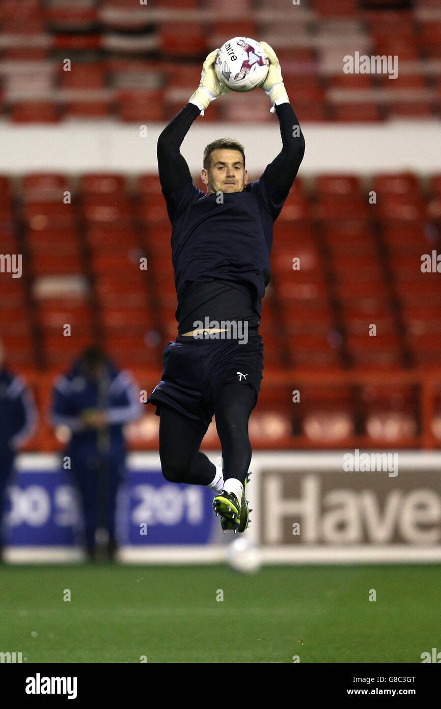 Football - championnat Sky Bet - Nottingham Forest v Burnley - City Ground. Tom Heaton, gardien de but de Burnley pendant l'échauffement Banque D'Images