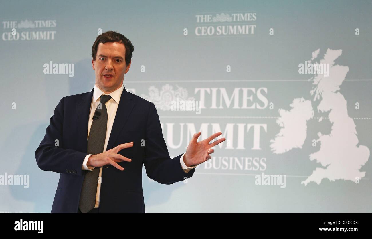 Le Chancelier George Osborne s'exprime à la fois CEO Summit à Londres. Banque D'Images
