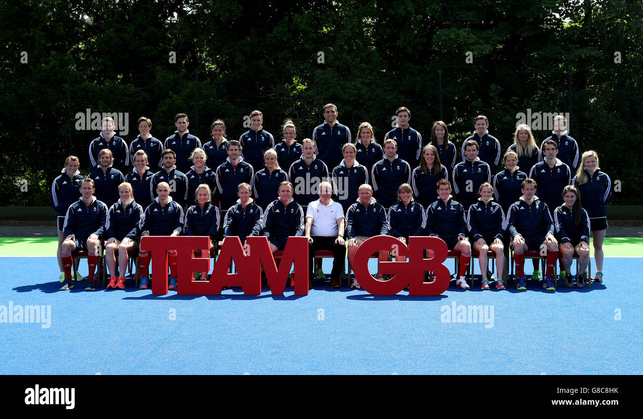 La Grande-Bretagne hommes et femmes equipes posent pour une photo lors de l'équipe annonce à Bisham Abbey National Sports Center. Banque D'Images