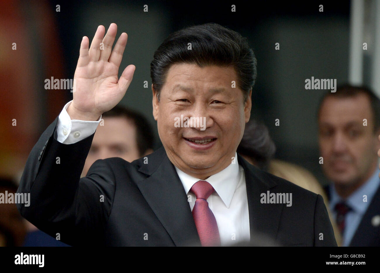 Le président chinois Xi Jinping se démène à la suite d'une visite à l'Imperial College de Londres lors de la visite d'État du président chinois. Banque D'Images