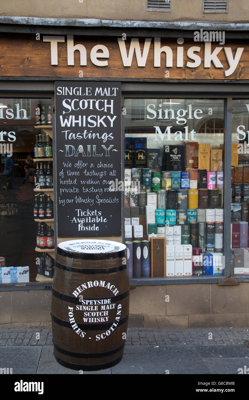 Whisky Shop Street, Royal Mile, Édimbourg, Écosse Banque D'Images