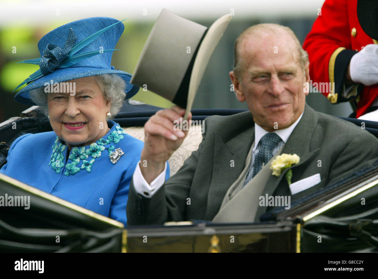 Courses hippiques - Royal Ascot at York - Gold Cup Day - York Racecourse.La Reine et le duc d'Édimbourg dans le défilé royal Banque D'Images