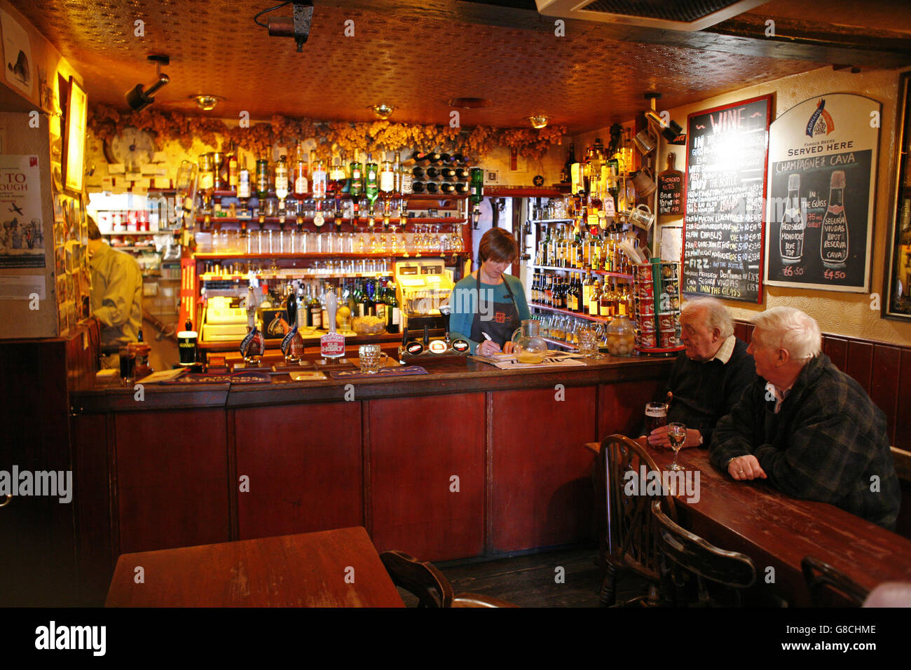 The Rose and Crown pub dans North Parade, Oxford, un vieux et un pub traditionnel Banque D'Images