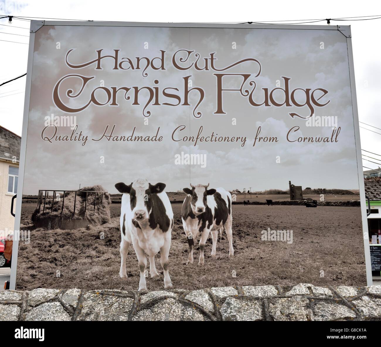 Coupe de main Cornish fudge conseil publicité England UK Porthleven Banque D'Images