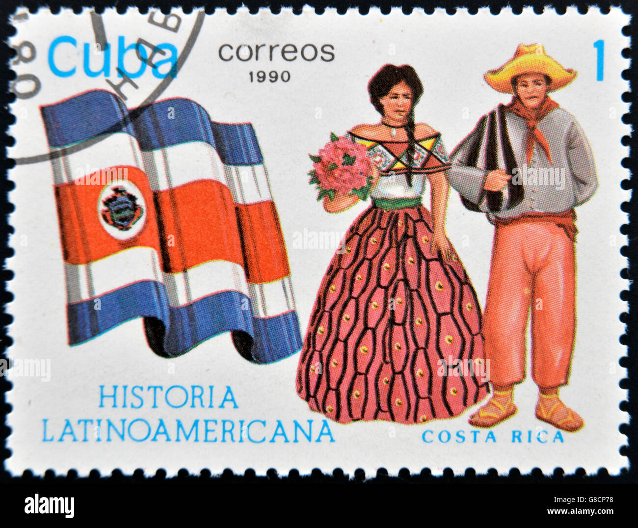 CUBA - circa 1990 : timbre imprimé en Cuba dédié à l'histoire de l'Amérique latine, spectacles et costumes typiques d'un drapeau du Costa Rica, de ci Banque D'Images