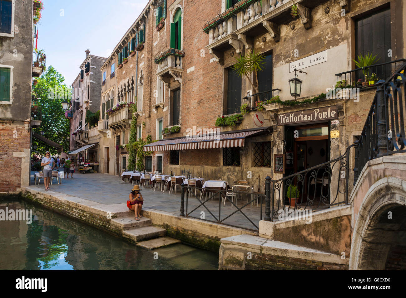 Calle Larga, San Marco, Venise, Italie : la Trattoria al Ponte par le Rio del Megio Banque D'Images