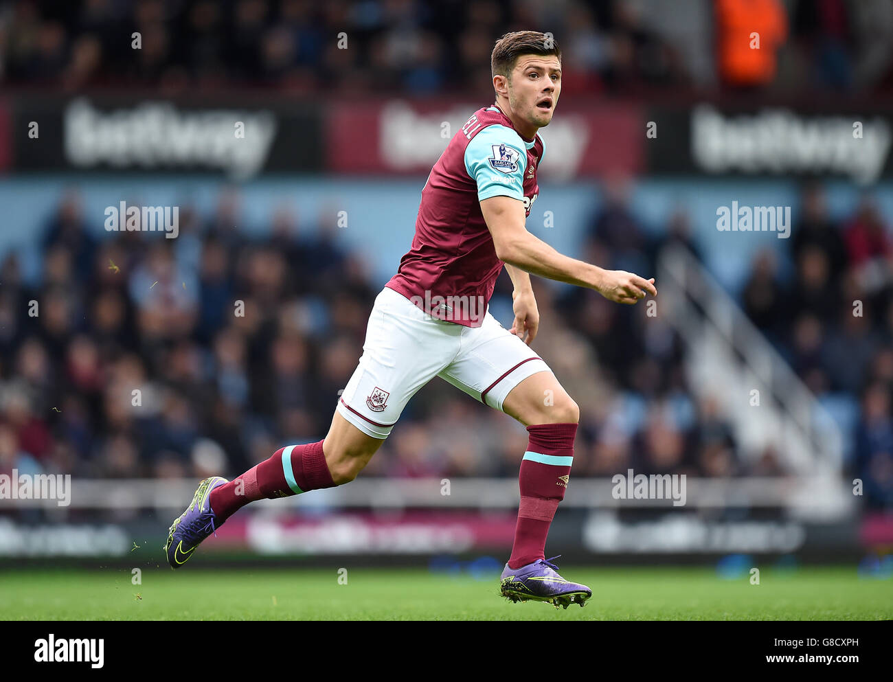 Aaron Cresswell de West Ham United lors du match de la Barclays Premier League à Upton Park, Londres. APPUYEZ SUR ASSOCIATION photo. Date de la photo: Samedi 7 novembre 2015. Voir PA Story FOOTBALL West Ham. Le crédit photo devrait se lire comme suit : Andrew Matthews/PA Wire. Aucune utilisation avec des fichiers audio, vidéo, données, listes de présentoirs, logos de clubs/ligue ou services « en direct » non autorisés. Banque D'Images