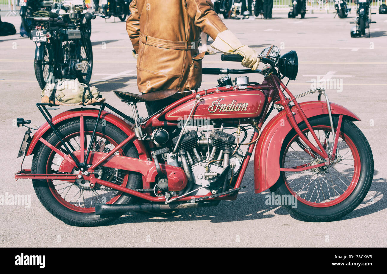 1928 Indian Scout 101 moto. American Classic motorcycle à Banbury VMCC Exécuter. L'Oxfordshire, Angleterre. Vintage filtre appliqué Banque D'Images