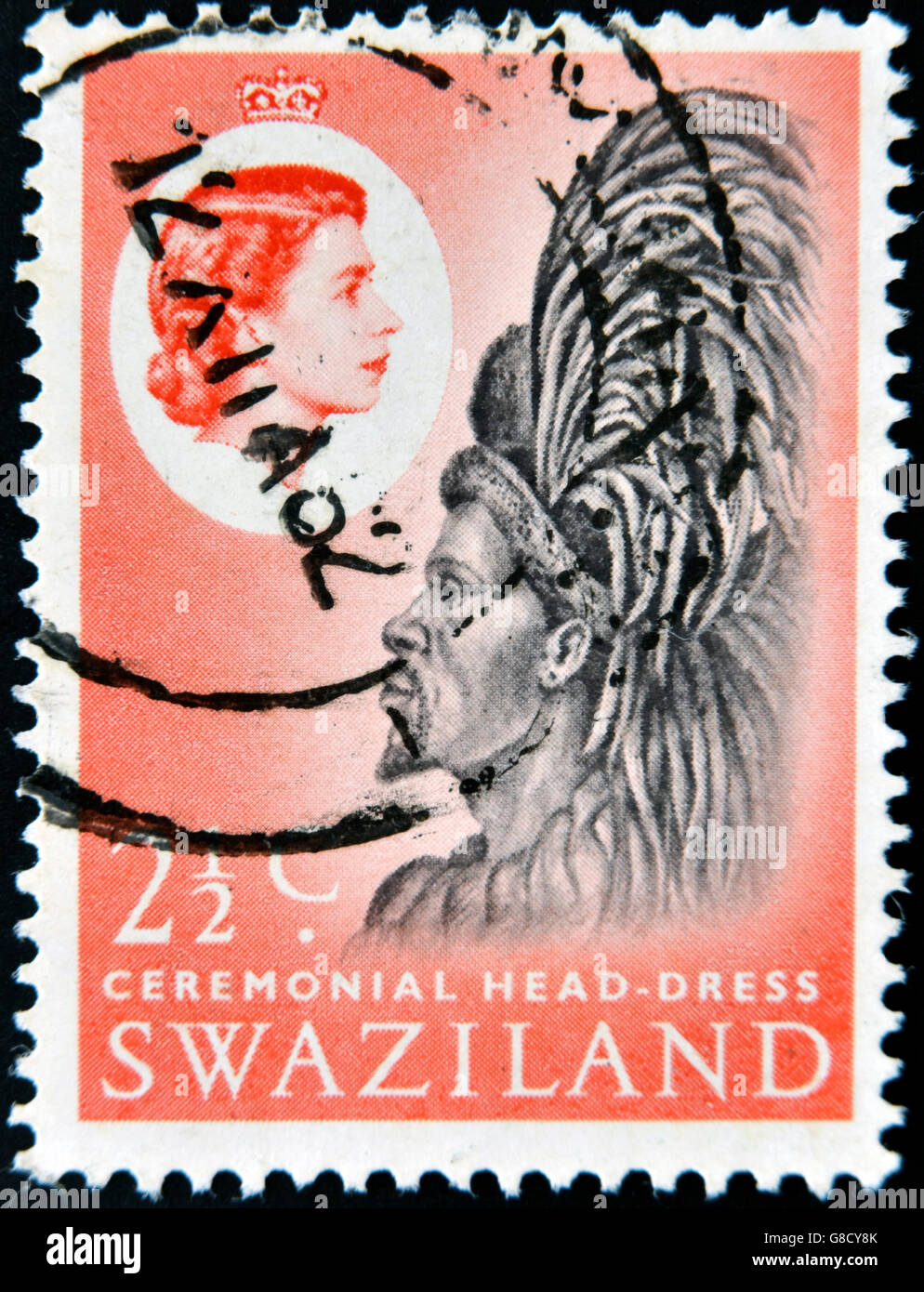 SWAZILAND - circa 1975 : timbre imprimé en Swaziland dédié au couvre-chef de cérémonie, vers 1975 Banque D'Images