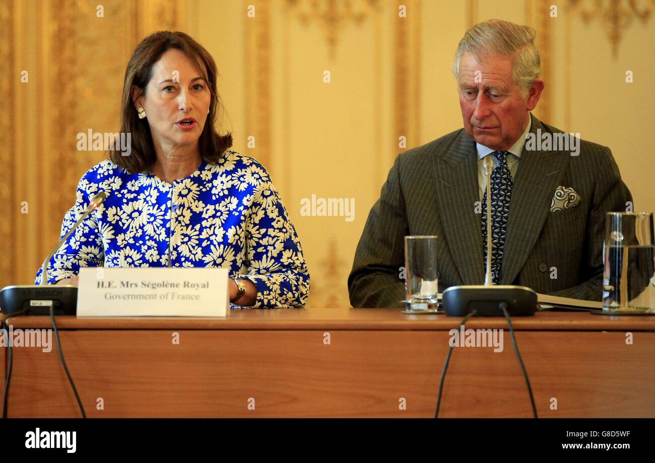 Le Prince de Galles (à droite) et Ségolène Royal (à gauche) assistent à une réunion sur les forêts et les changements climatiques à Lancaster House à Londres, en prévision de la prochaine Conférence COP21 des Nations Unies sur les changements climatiques à Paris. Banque D'Images