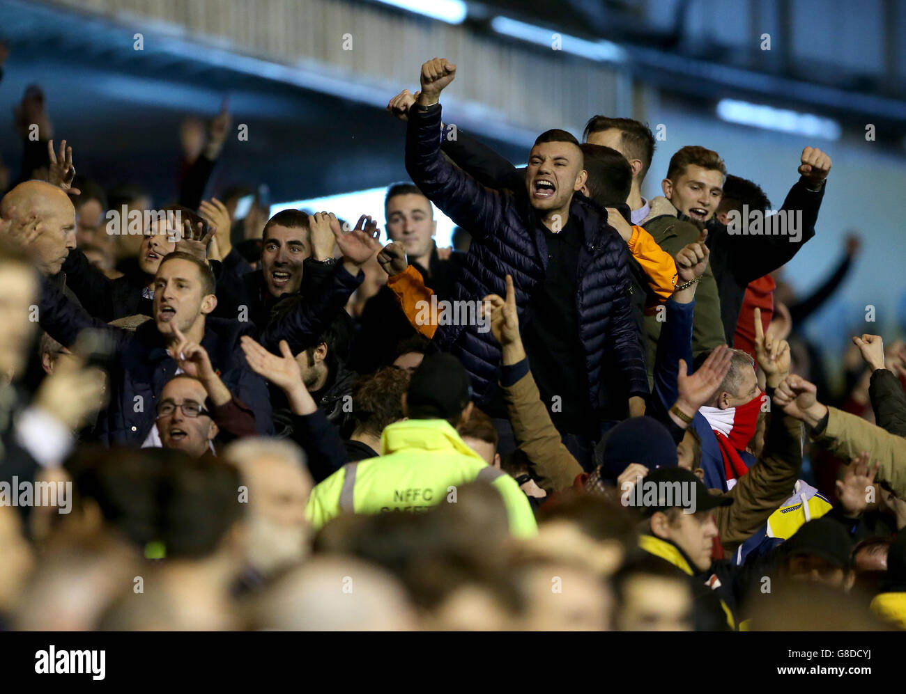 Football - championnat Sky Bet - Nottingham Forest / Derby County - City Ground.Les fans de la forêt de Nottingham célèbrent après le coup de sifflet final Banque D'Images