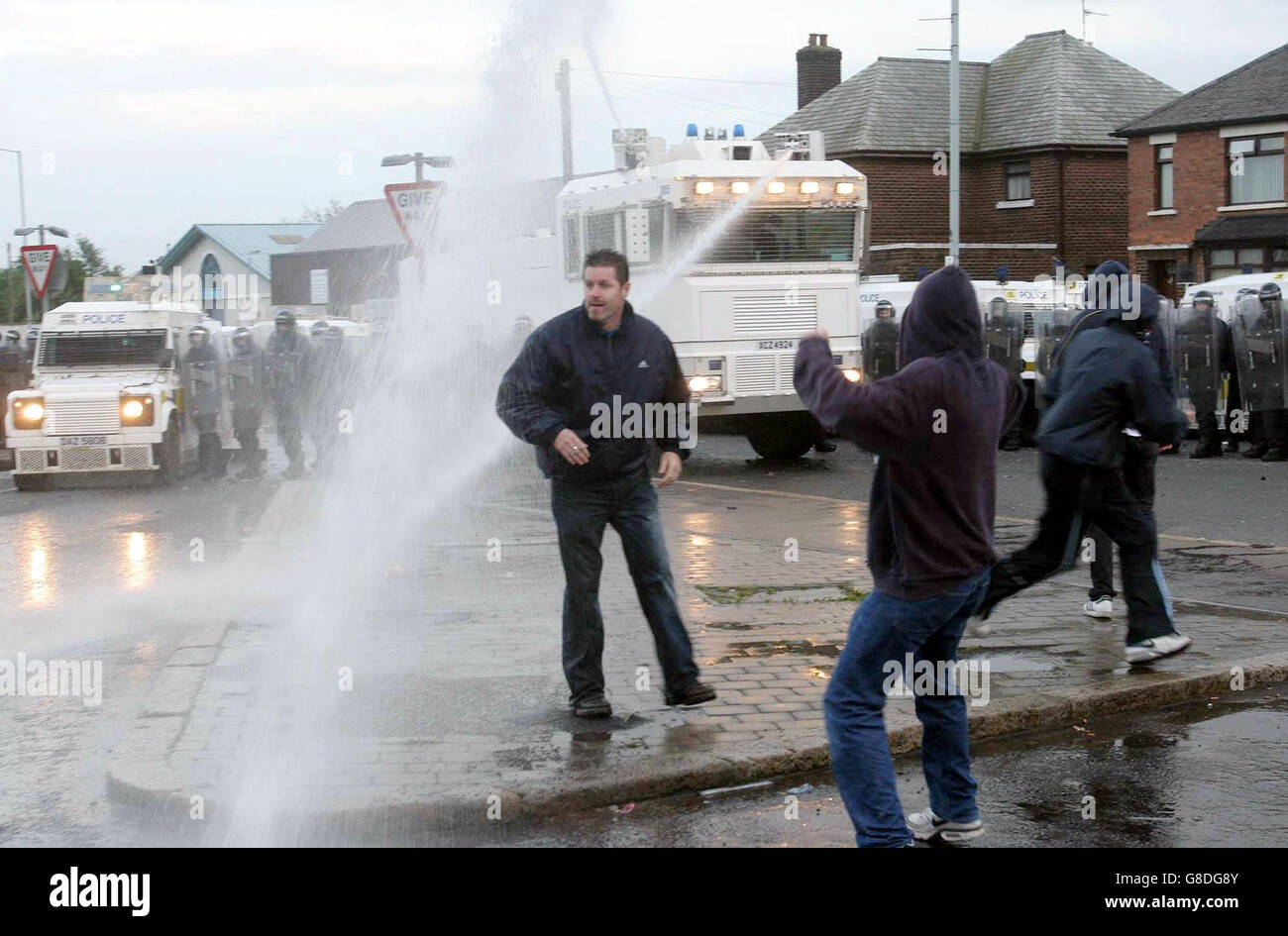 La violence de la Parade loyaliste Banque D'Images