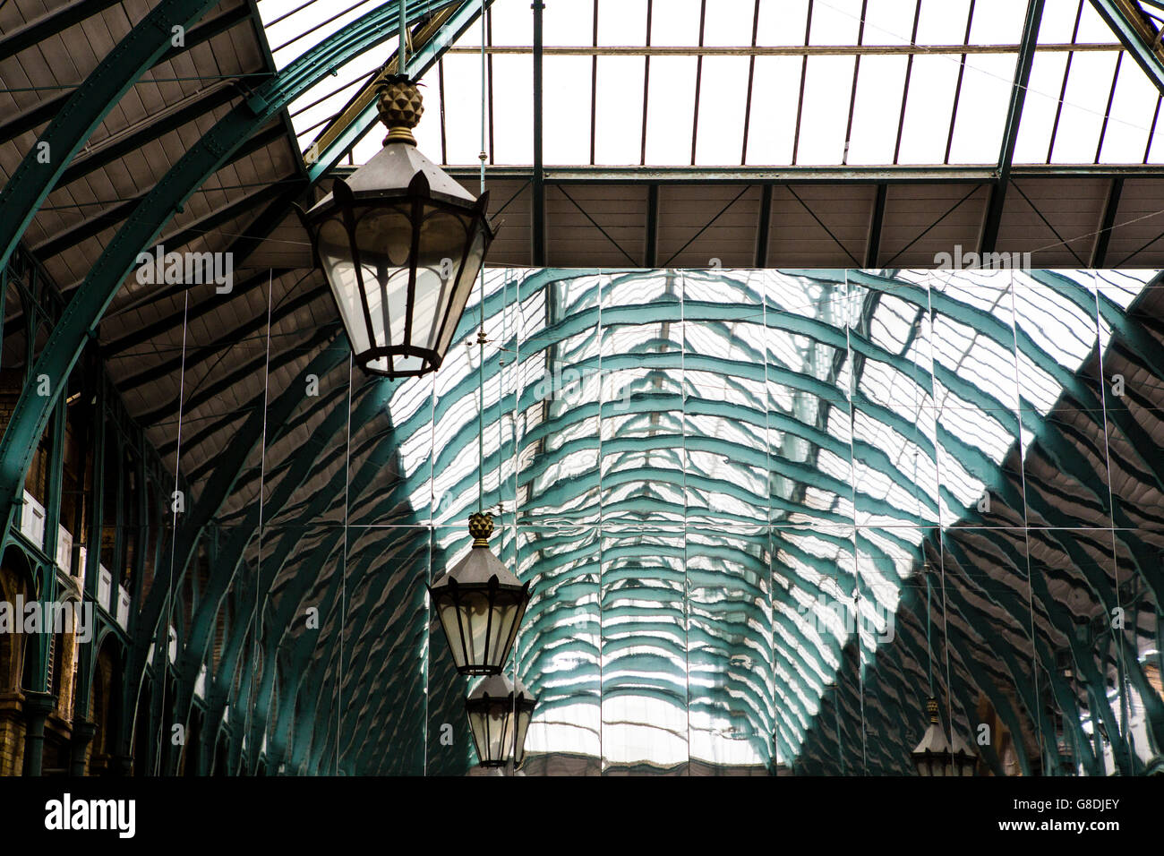 Le toit de la halle de marché de Covent Garden à Londres, au Royaume-Uni. Banque D'Images