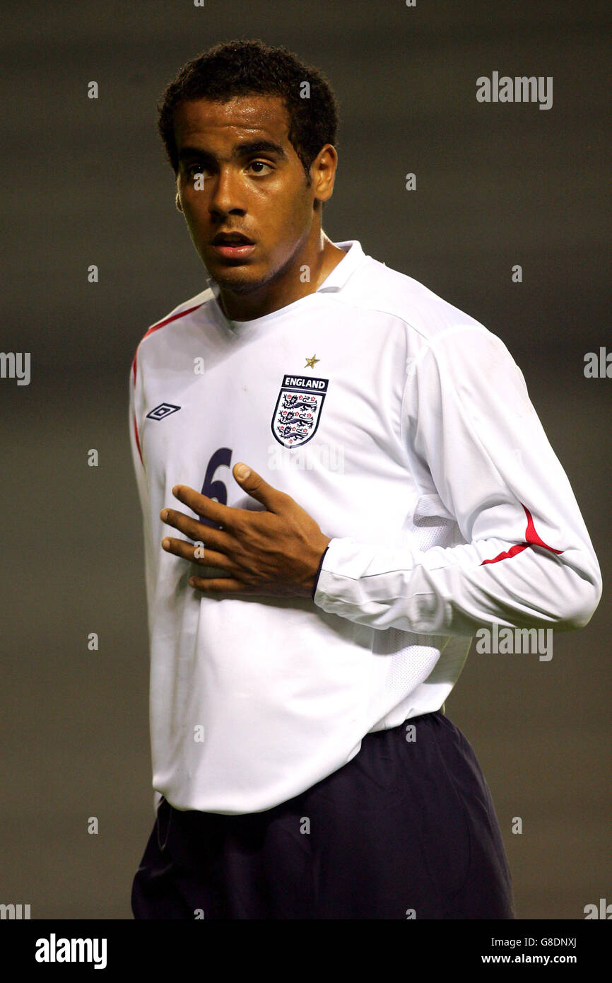 Soccer - tournoi de Toulon 2005 - Groupe B - Angleterre v Tunisie - Stade Mayol Banque D'Images