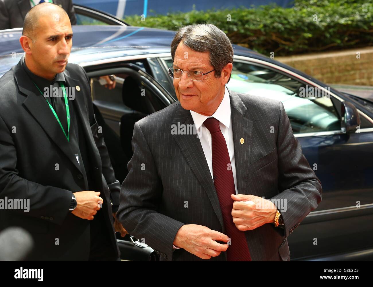 Bruxelles. 28 Juin, 2016. Le Président chypriote Nicos Anastasiades(R) arrive pour le sommet de l'UE à Bruxelles, Belgique Le 28 juin 2016. © Gong Bing/Xinhua/Alamy Live News Banque D'Images