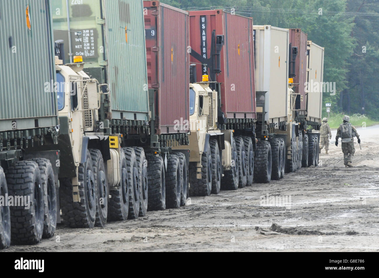 17 juin 2016 - Warszawa, Pologne - Au cours de l'exercice 2016 Anakonda, l'Armée US Réserver 364Commande soutien expéditionnaire de Marysville, Washington, ont été responsables de plus de 35 unités de soutien qui ont été responsables de la gestion des chantiers d'opérations portuaires, ferroviaires et de Zagan Drawsko Pomorski, opérations portuaires à Szczecin et points d'approvisionnement en munitions. Les unités sont venus de l'Armée de la Garde nationale, l'armée active et l'armée américaine et de la réserve : trois des ces unités subordonnées organiques ; l'entreprise, le quartier-maître 483rd 909e compagnie des ressources humaines et la 592e Ordn Banque D'Images