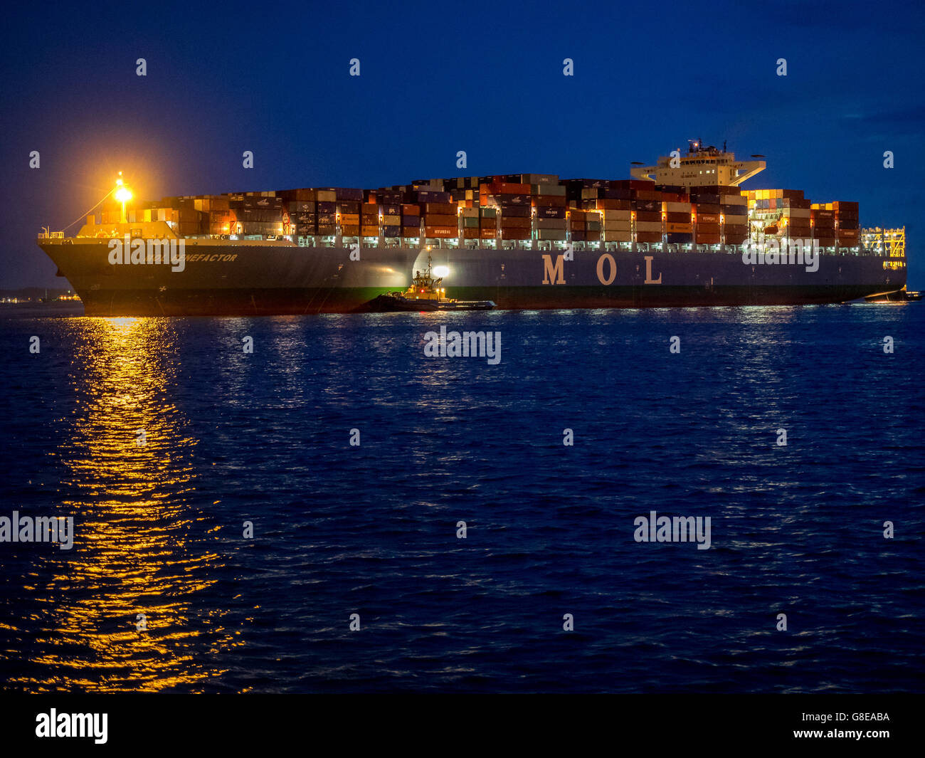 La baie de Manzanillo, Colon, Panama. 1er juillet 2016. MOL bienfaiteur à partir de dock station d'manouvers sur quai 8 de Manzanillo International Terminal, le premier appel d'un Neo Panamax dans l'histoire de Colon, Panama Crédit : Airo Kita Care/Alamy Live News Banque D'Images