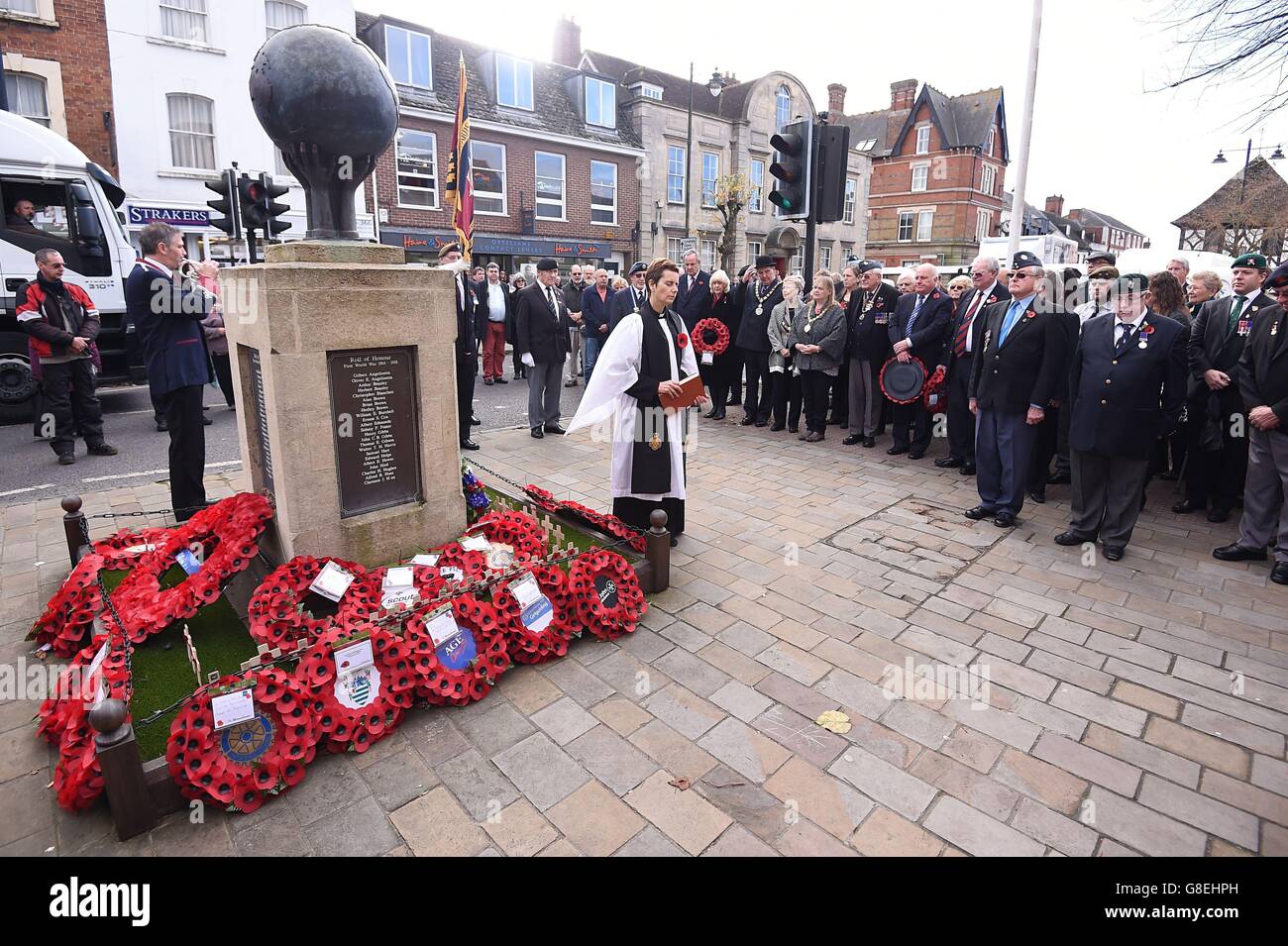 Deux minutes de silence sont observées dans le bassin royal de Wootton, dans le Wiltshire, pour marquer le jour de l'armistice, l'anniversaire de la fin de la première Guerre mondiale. Banque D'Images