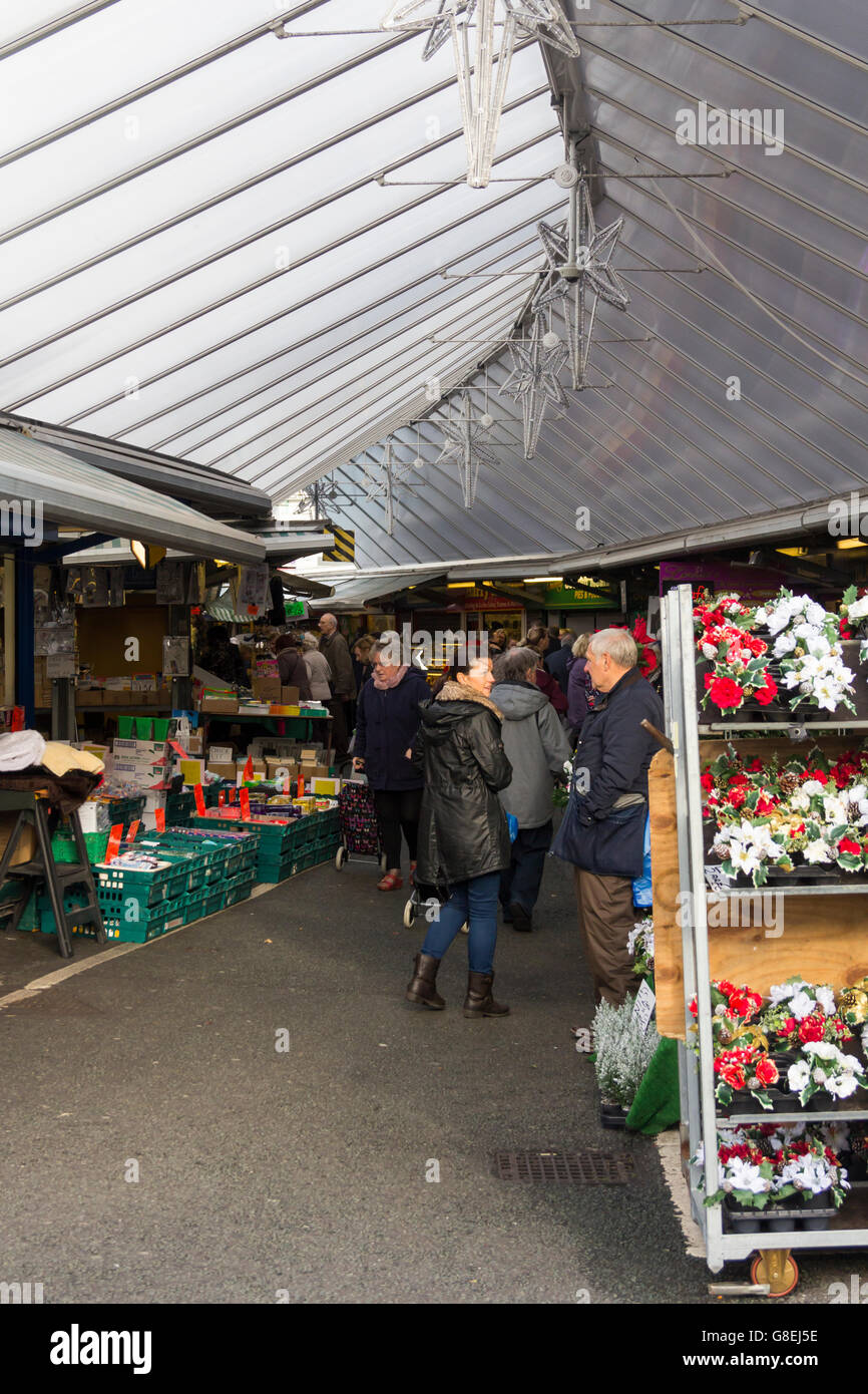 Une partie couverte de marché de Bury, Greater Manchester. Le traditionnel marché ouvert est parmi les plus réussis au Royaume-Uni. Banque D'Images