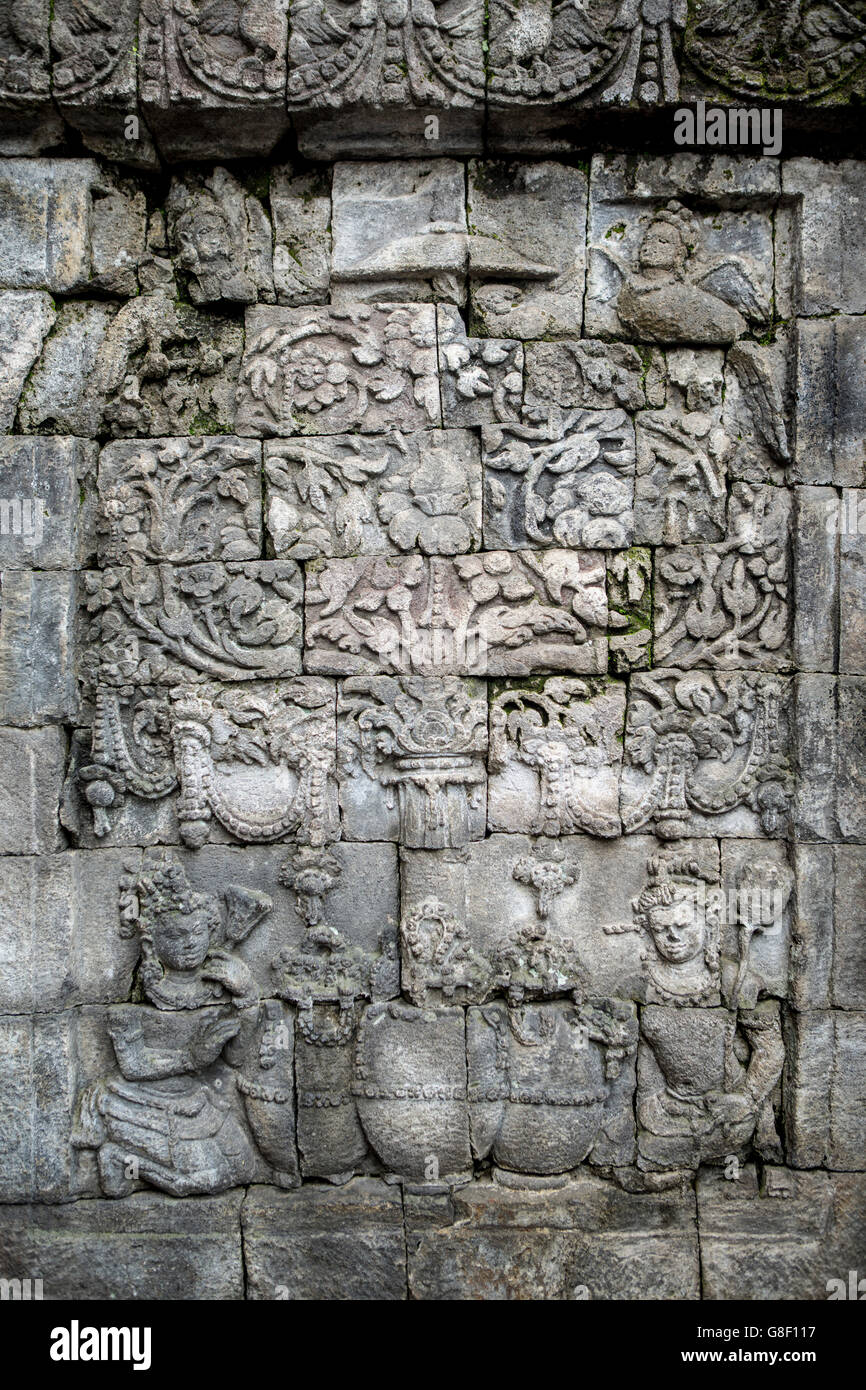 À sculptures Borobudur Site du patrimoine mondial, un 9ème siècle Temple Bouddhiste Mahayana à Magelang, Java central Banque D'Images
