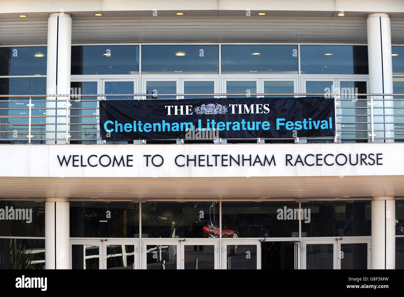 Le Times Cheltenham Festivals Littérature 08.Une vue générale de l'entrée du festival de littérature Times Cheltenham Banque D'Images