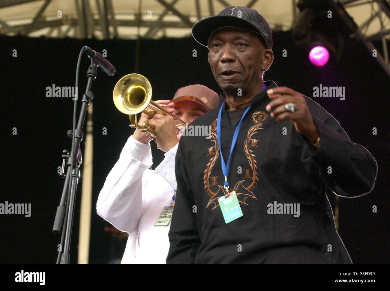 Live 8 Africa Calling concert - The Eden Project.Thomas Mapfumo, du Zimbabwe. Banque D'Images