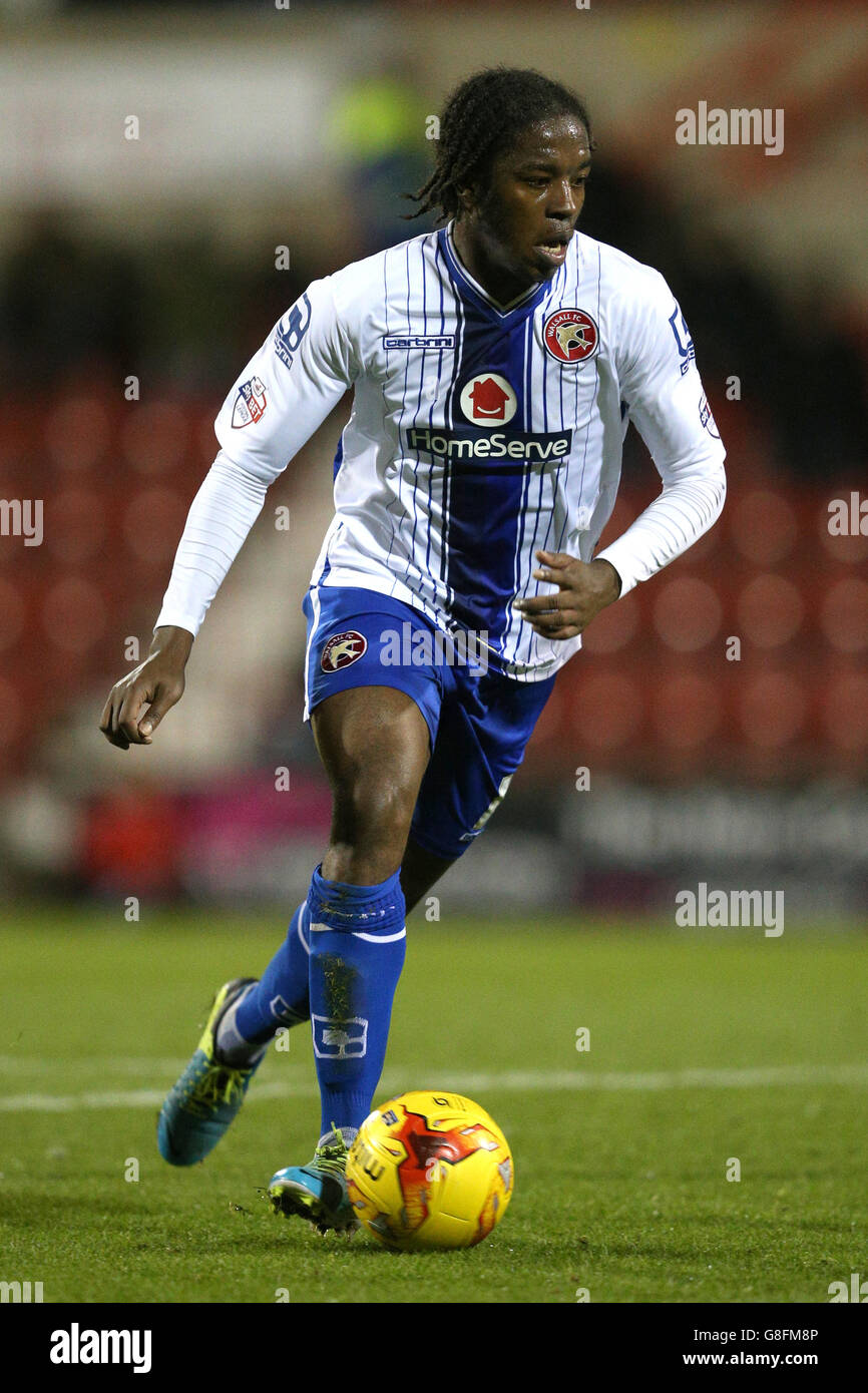 Walsall's Romaine Sawyers pendant le Sky Bet League One Match au County Ground, Swindon. Banque D'Images