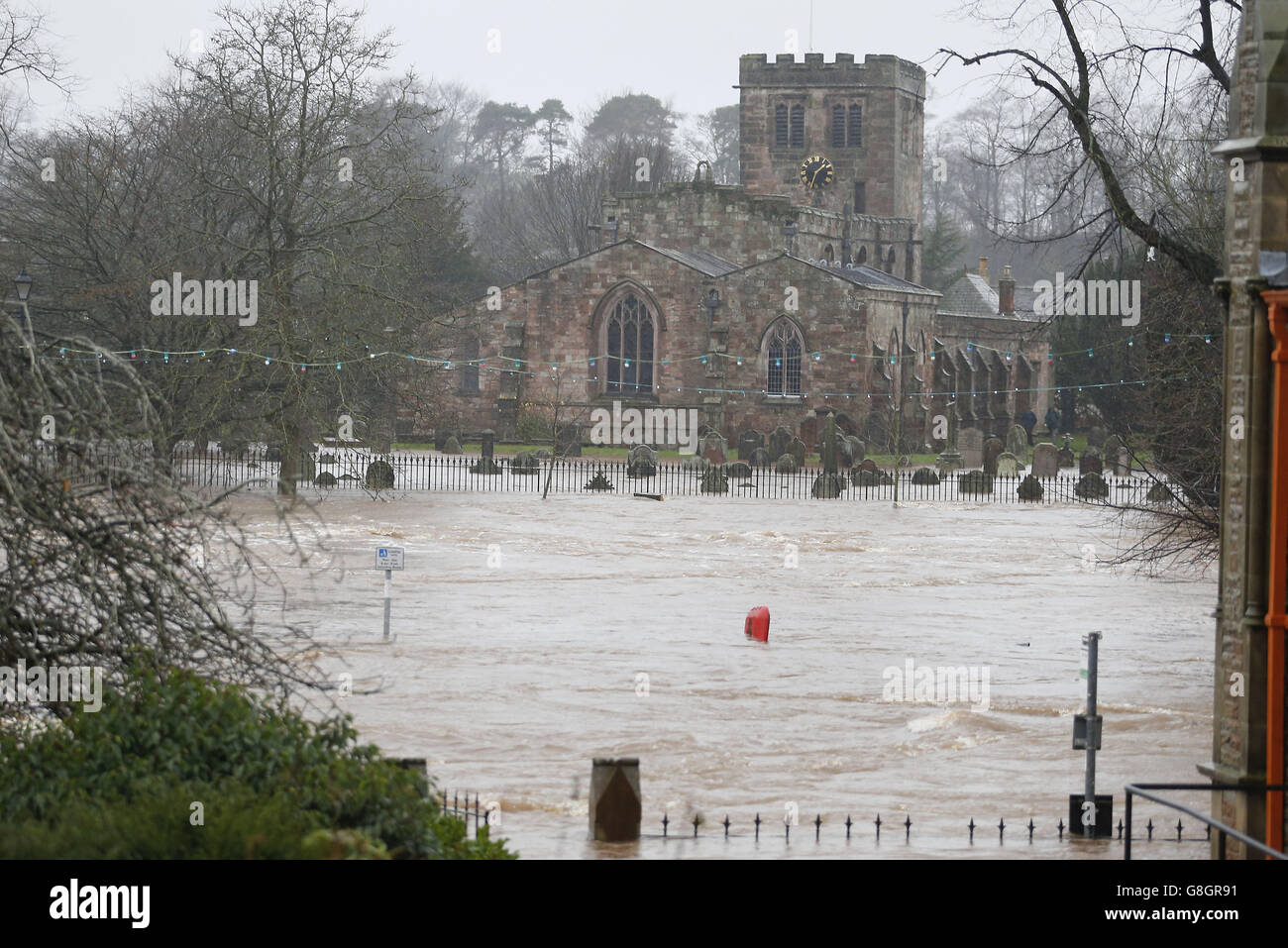 Des routes inondées à Appleby, en Cumbria, alors que Storm Desmond frappe le Royaume-Uni. Banque D'Images