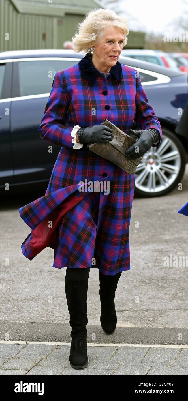 La duchesse de Cornwall arrive à Emmaus Village Carlton dans le Bedfordshire pour une visite de l'organisme de bienfaisance sans-abri. Banque D'Images