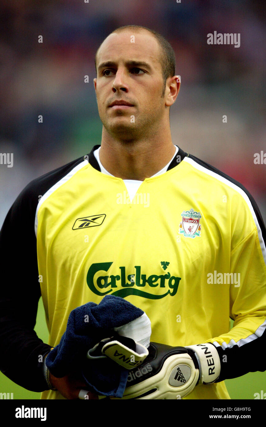 Football - UEFA Champions League - première épreuve de qualification - deuxième étape - Total Network Solutions v Liverpool - The Racecourse G....Jose Manuel Reina, gardien de but de Liverpool Banque D'Images