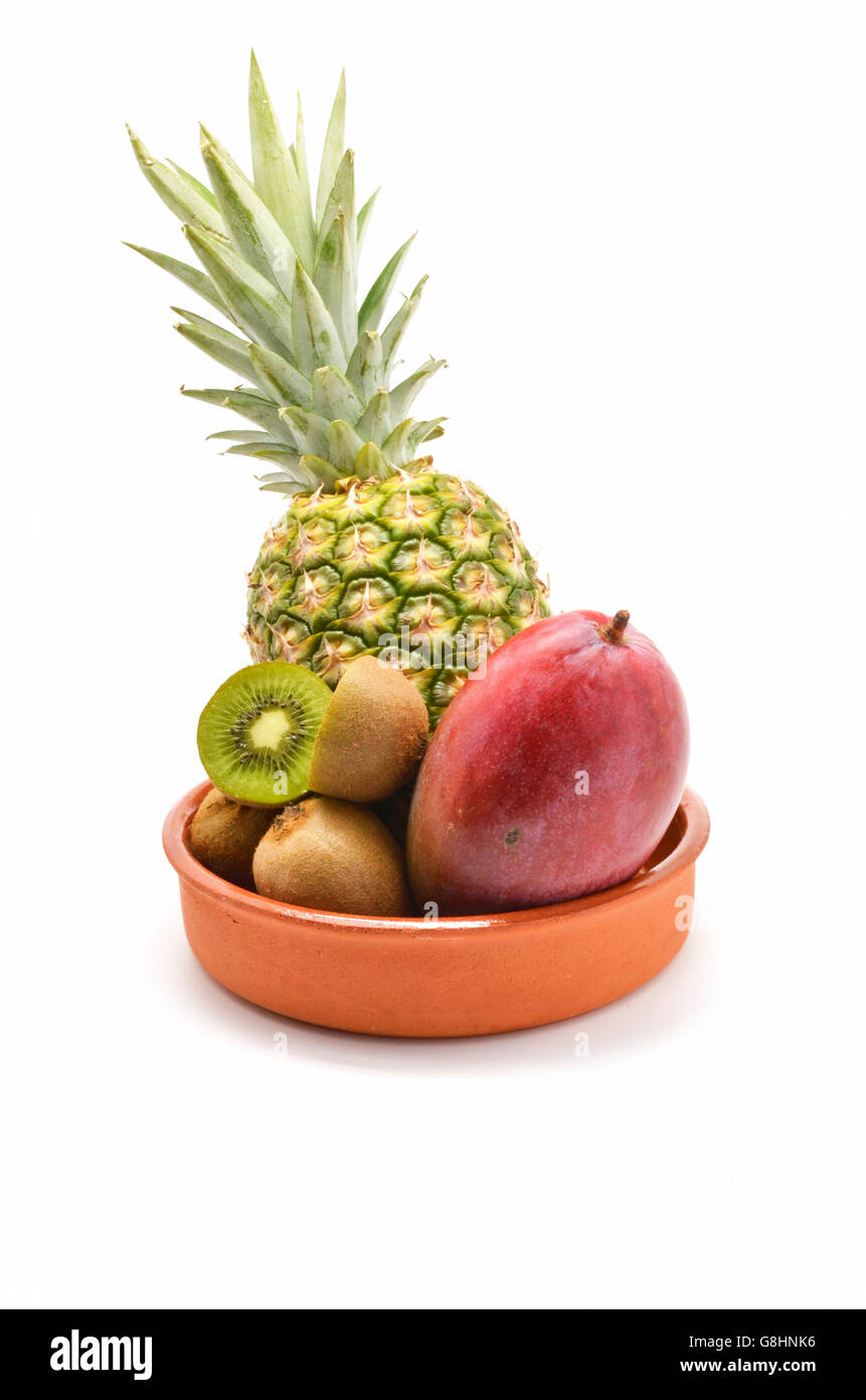 Fruits tropicaux : ananas, mangue et kiwi Banque D'Images