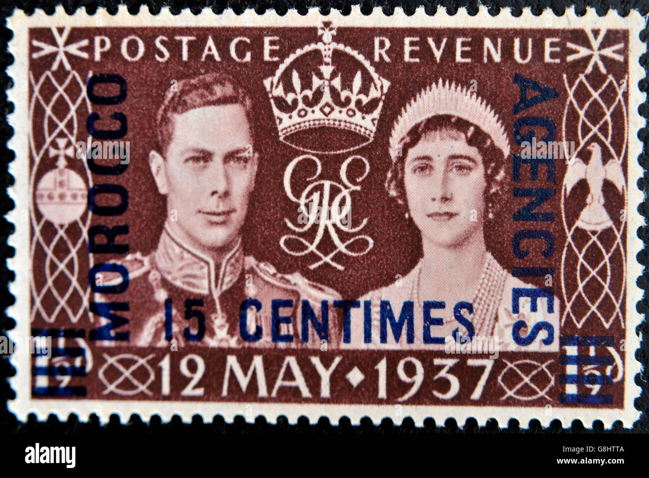 Royaume-uni - circa 1937 : timbre imprimé en Grande-Bretagne montrant une image du couronnement de George VI avec la reine Elizabe Banque D'Images