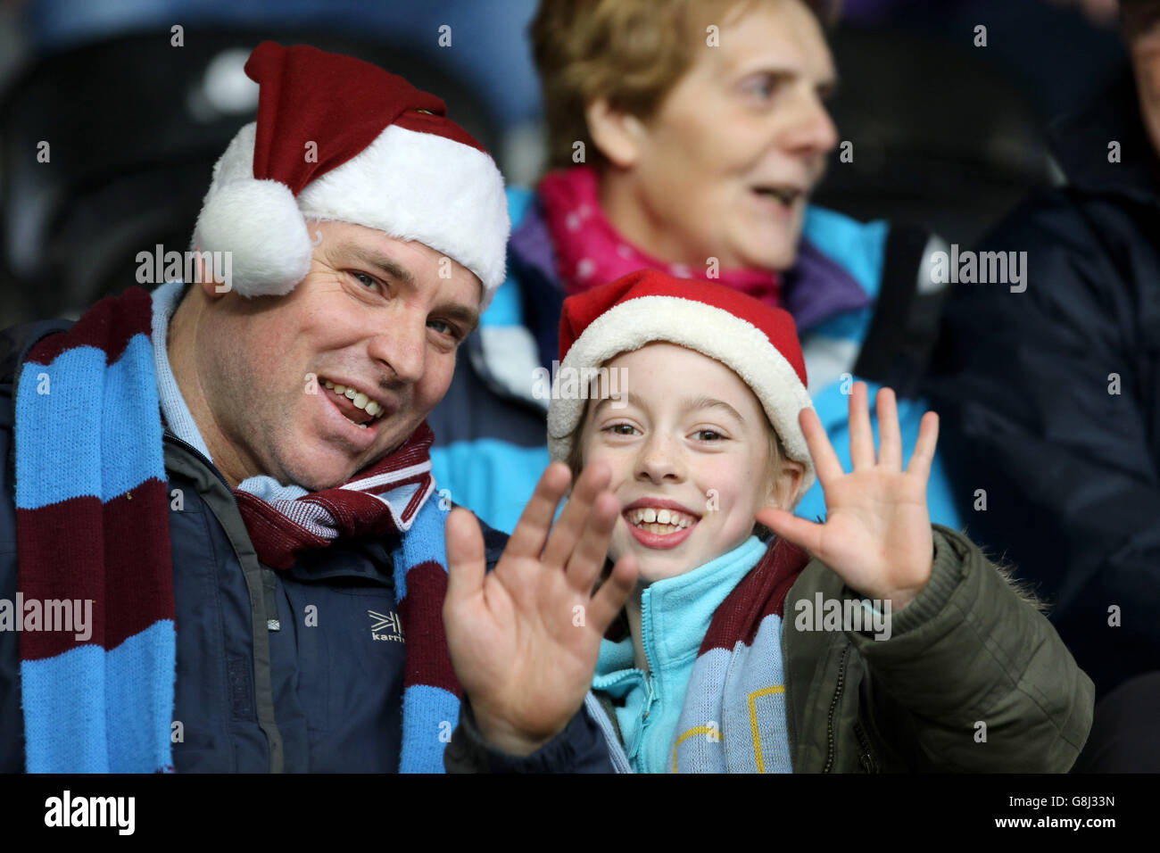 Fans de Burnley pendant le match du championnat Sky Bet au KC Stadium, à Hull. APPUYEZ SUR ASSOCIATION photo. Date de la photo: Samedi 26 décembre 2015. Voir PA Story SOCCER Hull. Le crédit photo devrait se lire comme suit : Richard Sellers/PA Wire. Banque D'Images