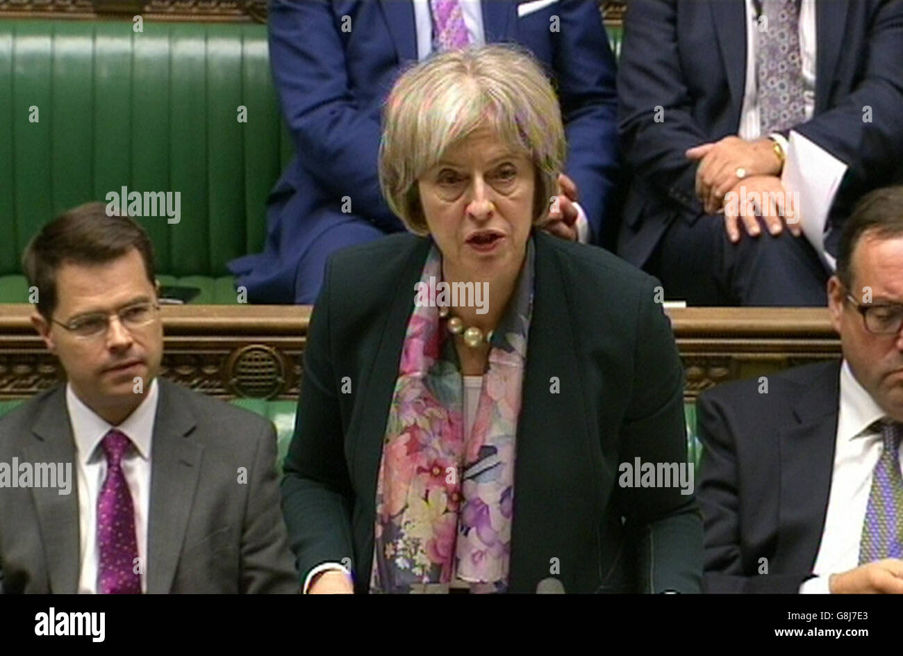 La ministre de l'intérieur Theresa May fait une déclaration aux députés à la Chambre des communes de Londres sur la dernière vidéo de propagande de l'État islamique qui aurait montré le jihad britannique, Abou Rumaysah, qui a pu fuir le Royaume-Uni sous caution. Banque D'Images
