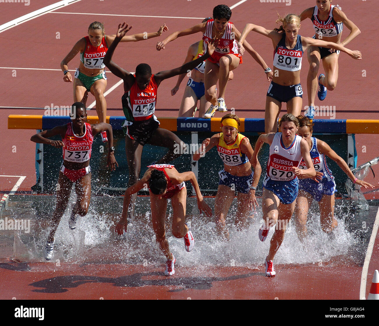 Athlétisme - Championnats du monde d'athlétisme de l'IAAF - Helsinki 2005 - Stade olympique. Steeplechase de 3 000 m pour femme Banque D'Images