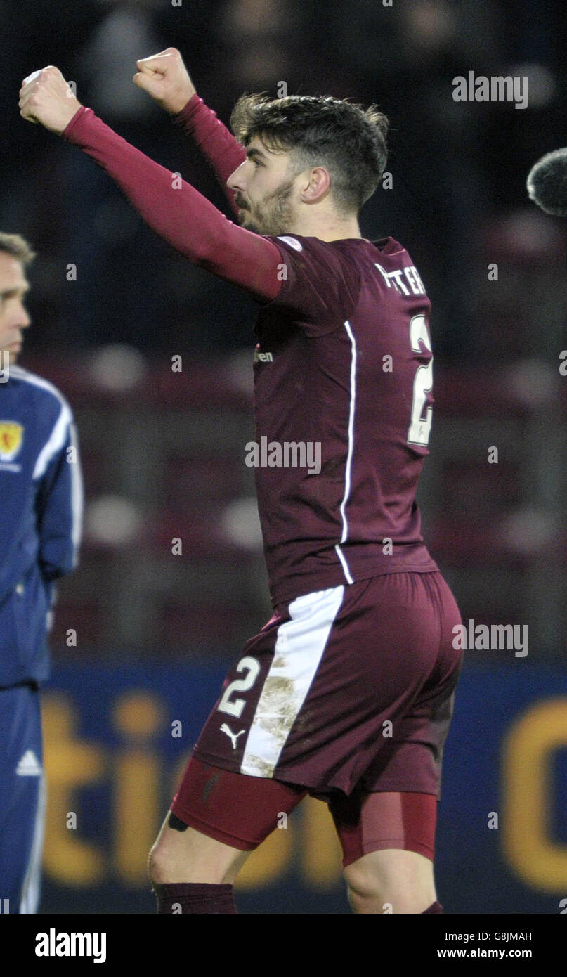 Le Cœur de Midlothian Callum Paterson célèbre après le coup de sifflet final lors du match de la coupe d'Écosse du quatrième tour au stade Tynecastle, à Édimbourg. Banque D'Images