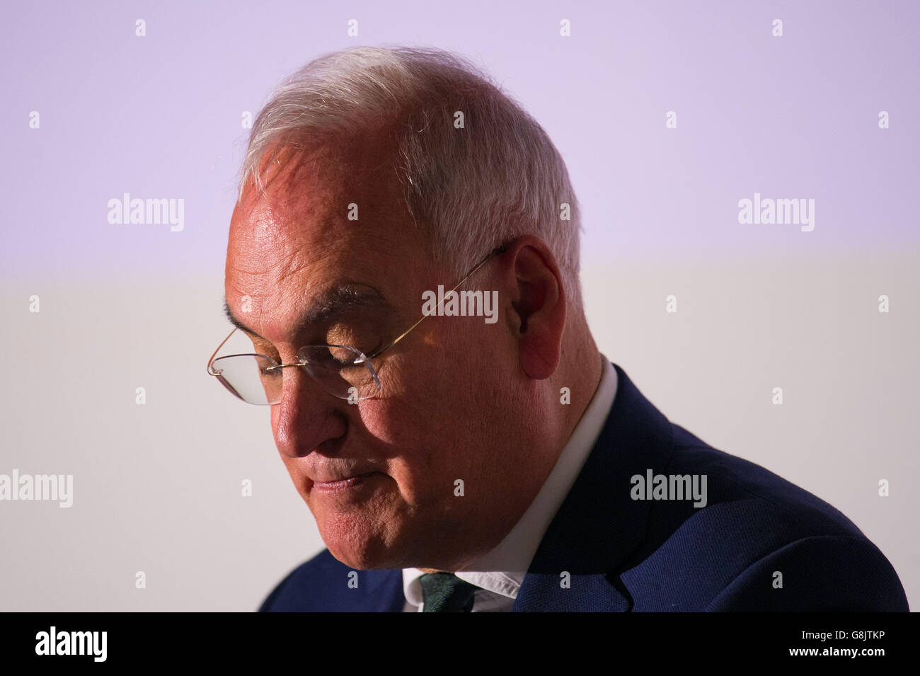 Sir Michael Wilshaw, inspecteur en chef des écoles, prononce son discours d'ouverture sur les ambitions de l'enseignement de l'anglais au CenterForum, au Guildhall, à Londres. Banque D'Images