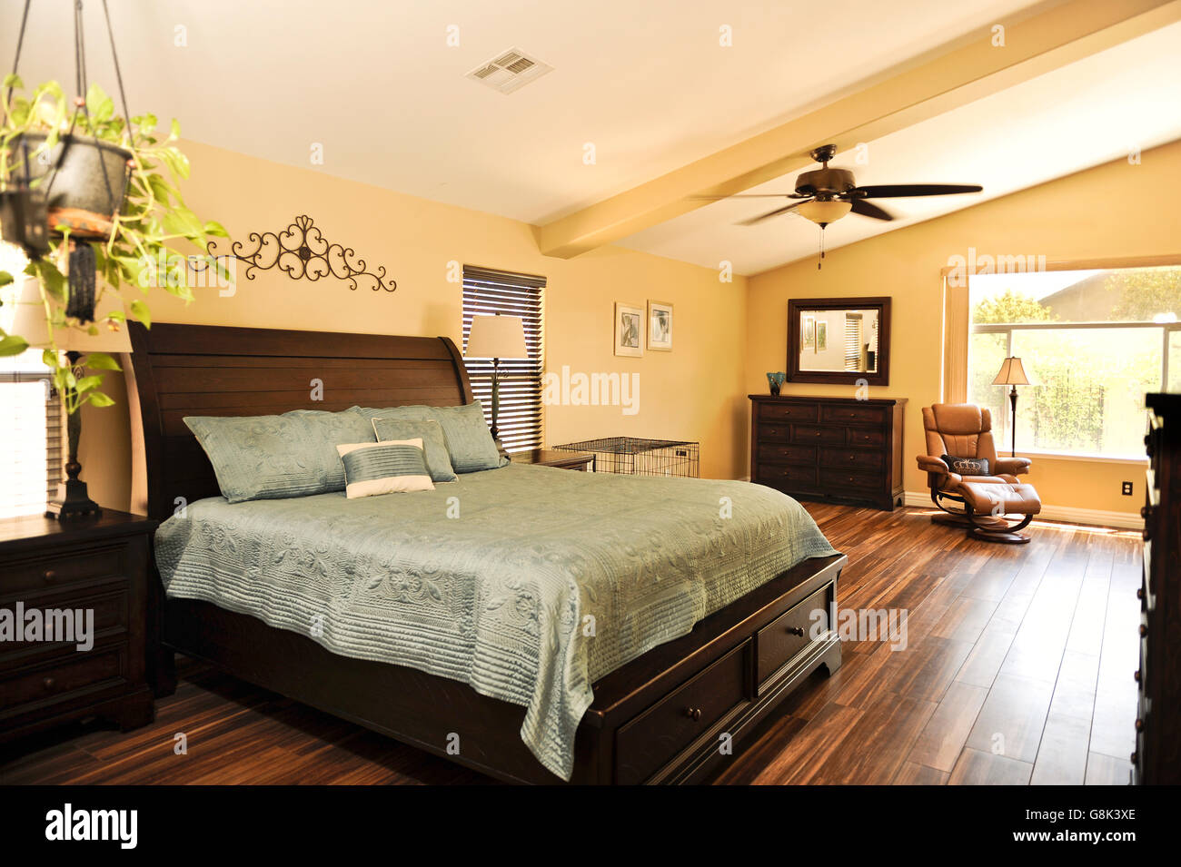 Spacieuse chambre principale home intérieur Banque D'Images