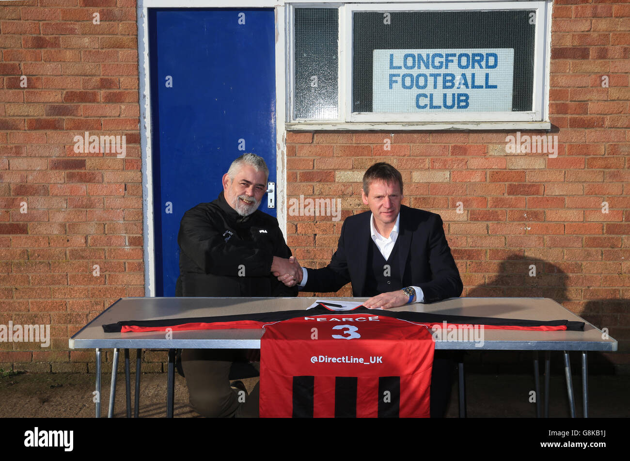 Stuart Pearce Photocall - Longford Village Hall Banque D'Images