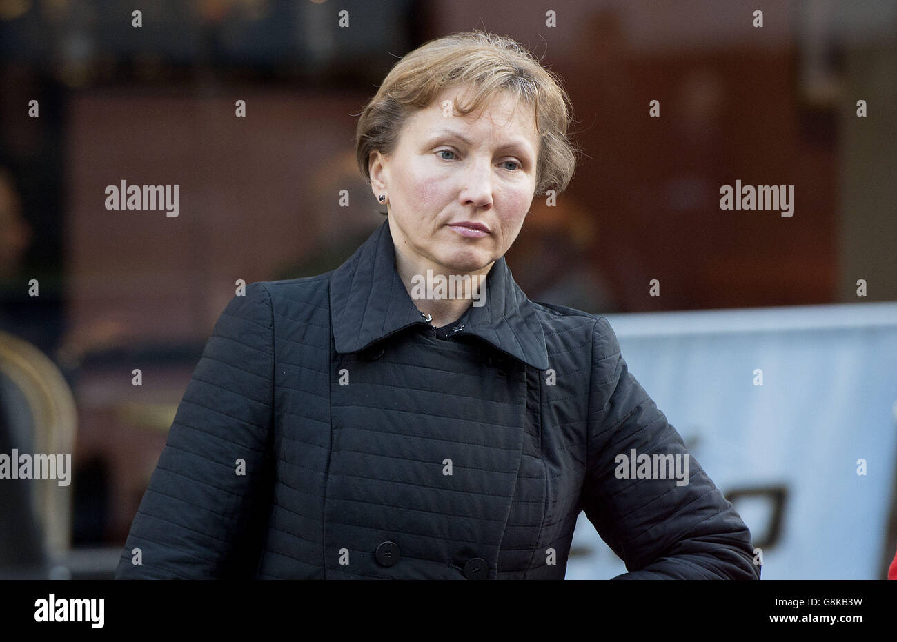 Marina Litvinenko, l'épouse de l'ancien espion russe Alexander Litvinenko, arrive au Home Office à Londres pour une rencontre avec la ministre de l'intérieur Theresa May. Banque D'Images