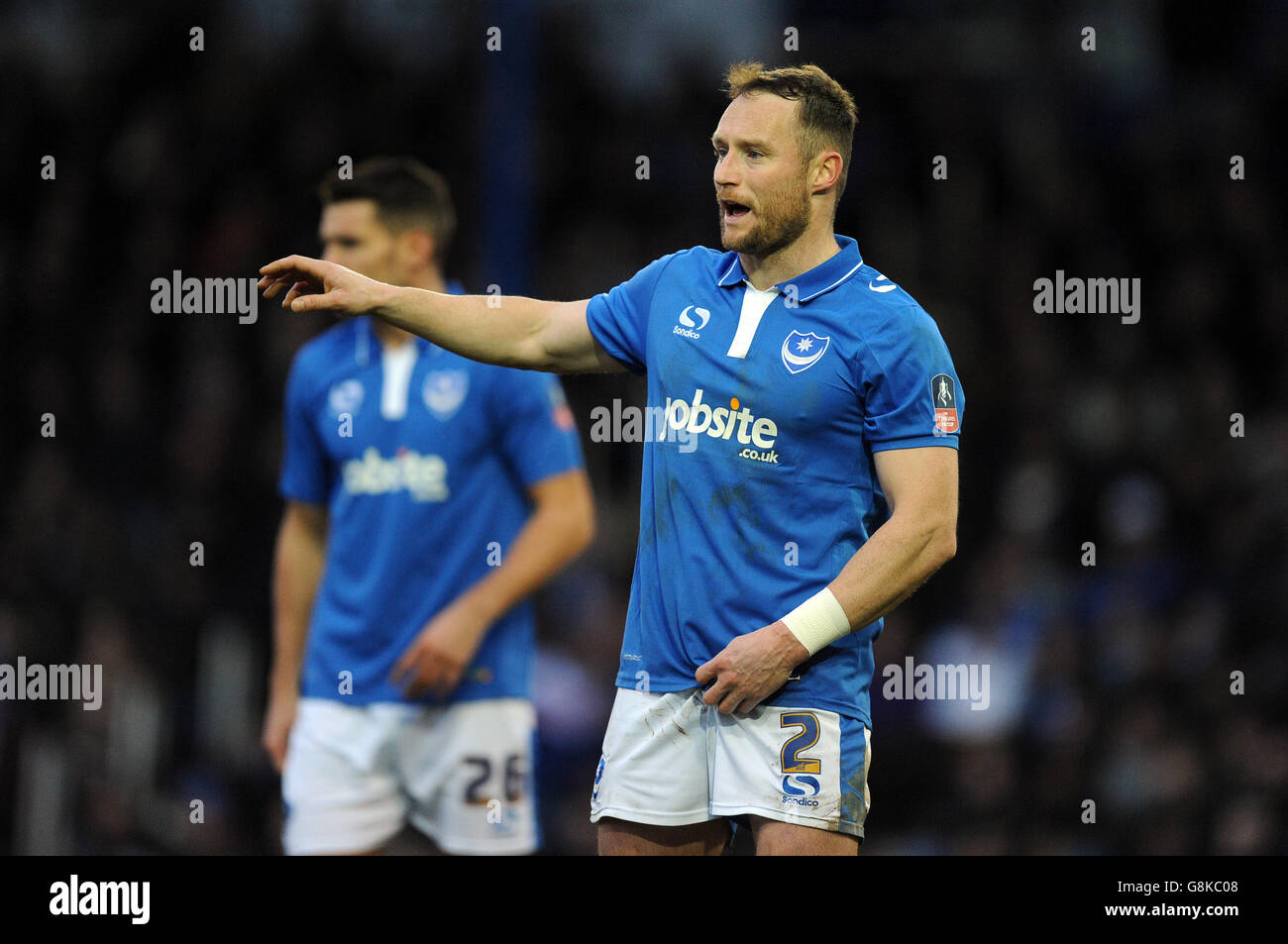 Portsmouth v AFC Bournemouth - Emirates FA Cup - Fourth Round - Fratton Park.Ben Davies de Portsmouth (à droite) Banque D'Images