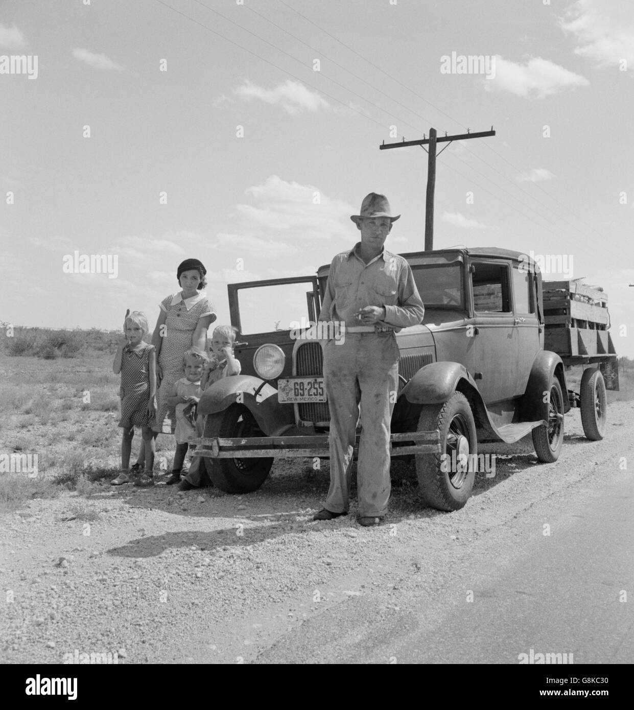 Huile migrant travailleur et sa famille, près d'Odessa, Texas, USA, Dorothea Lange pour la Farm Security Administration, mai 1937 Banque D'Images