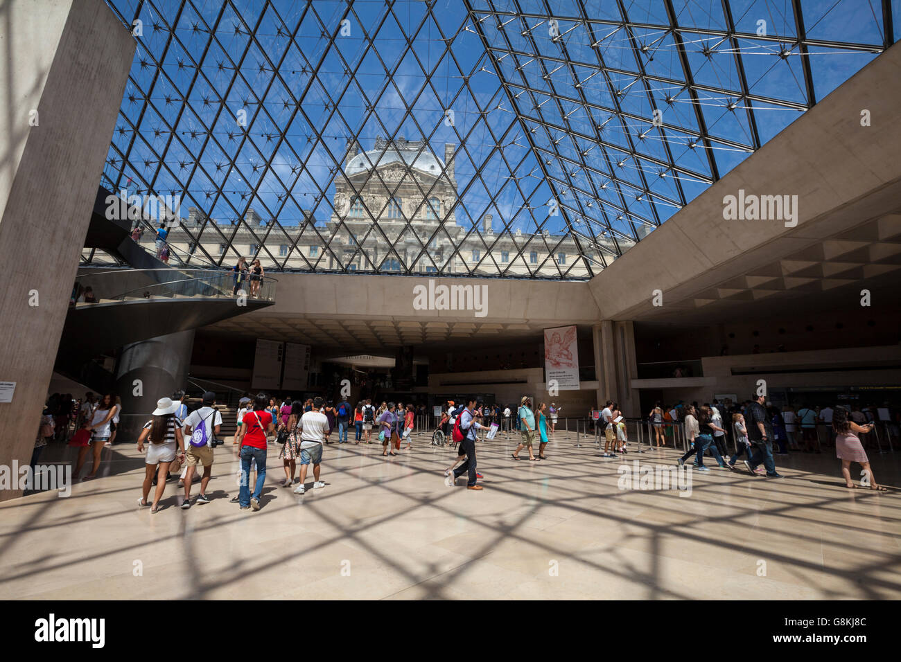 Musée du Louvre ( Musée du Louvre ) pyramide, Paris, France, Europe Banque D'Images