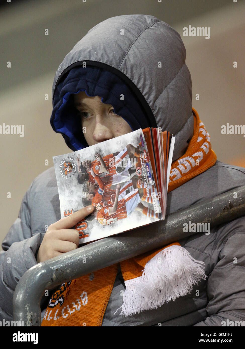 Blackpool v Sheffield United - Sky Bet League One - Bloomfield Road. Un fan de Blackpool dans les stands montre son soutien Banque D'Images