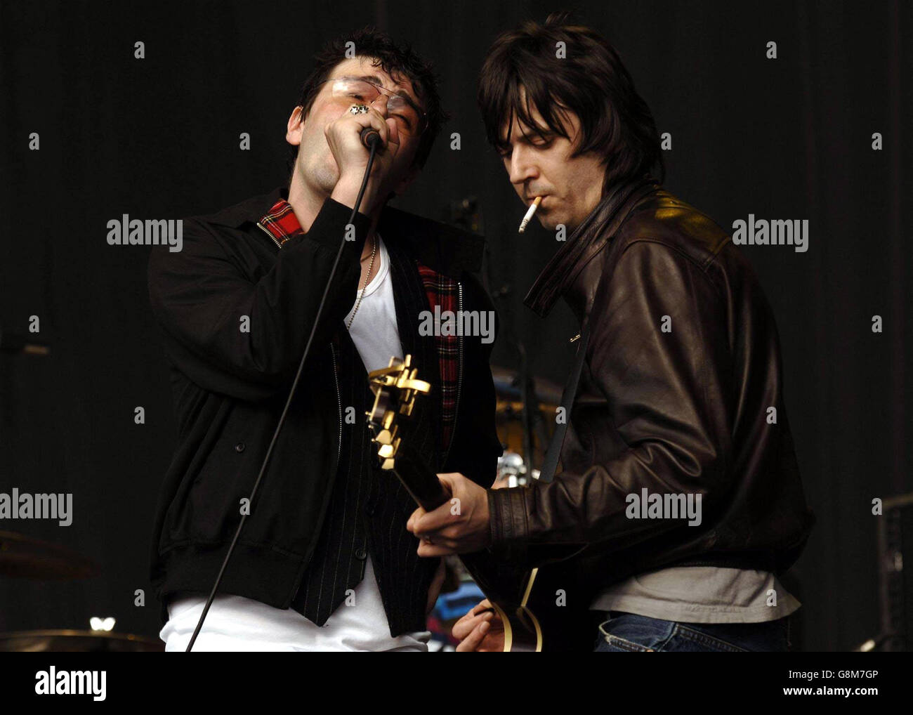 Les Charlatans se sont mis en scène au Festival de lecture, le samedi 27 août 2005. APPUYEZ SUR ASSOCIATION photo. Le crédit photo devrait se lire: Yui Mok/PA Banque D'Images