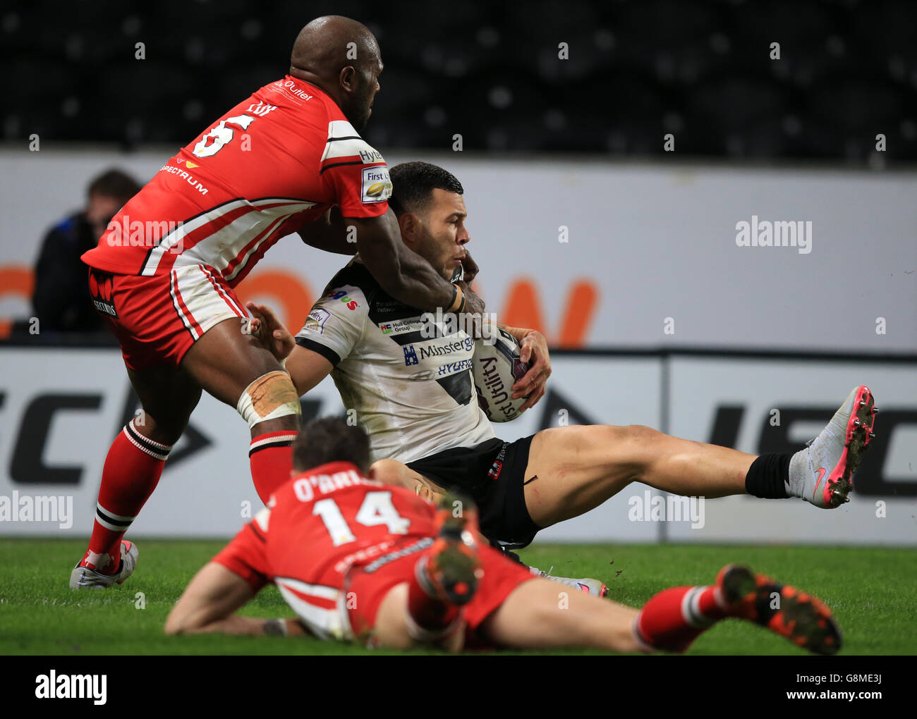 Carlos Tuimavave du FC Hull marque un essai lors du premier match de Super League Utility au KC Stadium, à Hull. Banque D'Images